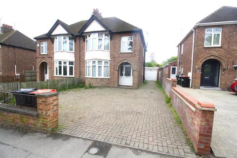 3 bed property, in Church Green Road, £400,000