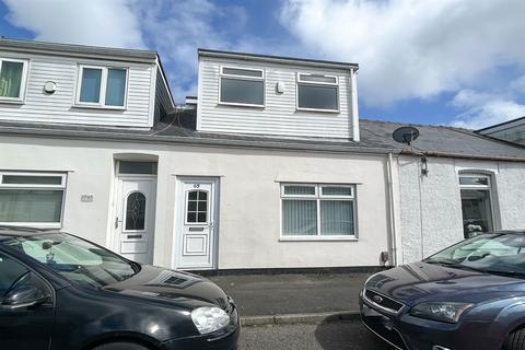 3 bed property, in Edward Burdis Street, £75,000