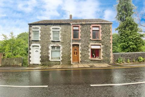 3 bed property, in Station Road, £105,000