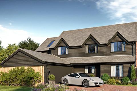 5 bed property, in Ross Road, £300,000