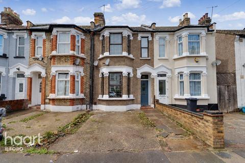 4 bed property, in Westwood Road, £500,000