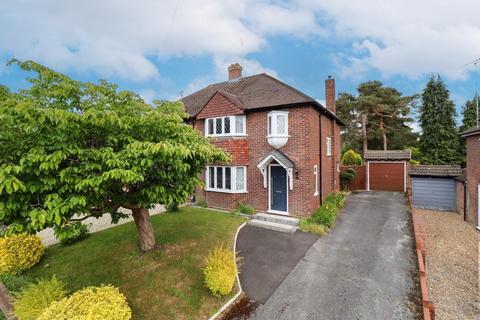 3 bed property, in Spring Woods, £500,000