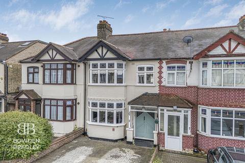 3 bed property, in Norbury Gardens, £500,000