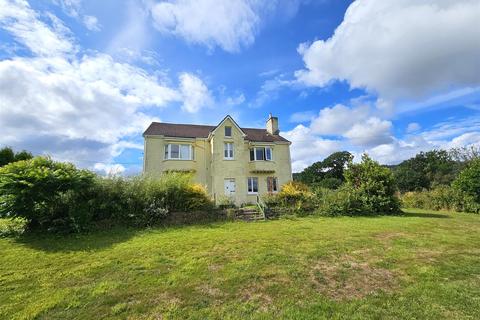 5 bed property, in Coryton, £695,000