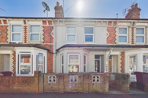 5 bed property, in Curzon Street, £425,000