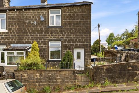 2 bed property, in Winewall Lane, £155,000