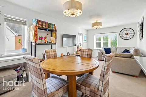 2 bed property, in Havelock Gardens, £130,000