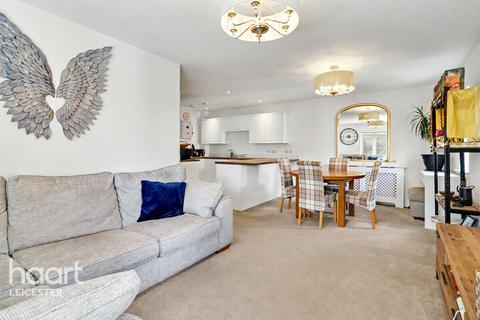 2 bed property, in Havelock Gardens, £130,000
