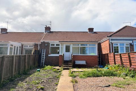 2 bed property, in Laurel Avenue, £95,000