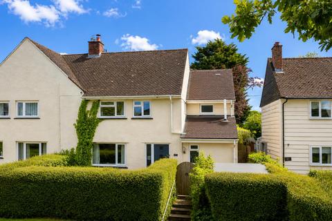 4 bed property, in Maes Y Ffynnon, £500,000