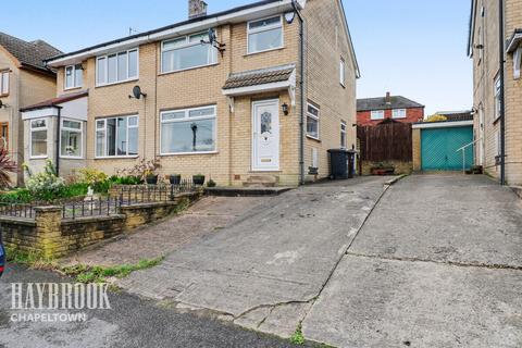 3 bed property, in Tunwell Greave, £160,000