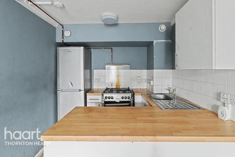 1 bed property, in Sadler Close, £190,000