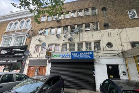 2 bed property, in Flat 5, £125,000