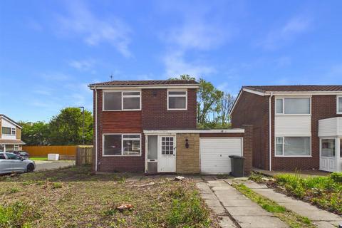 3 bed property, in Heybrook Avenue, £185,000