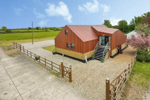 3 bed property, in Poynters Lane, £950,000