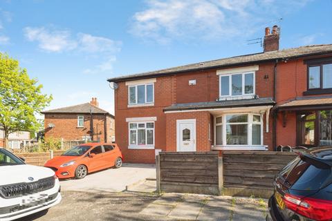 4 bed property, in Bromley Crescent, £325,000