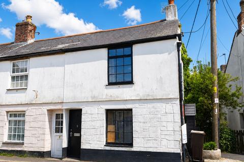 2 bed property, in Fore Street, £120,000
