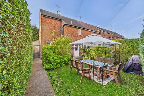 3 bed property, in First Lane, £199,000