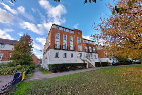 2 bed property, in Mosquito Way, £165,000