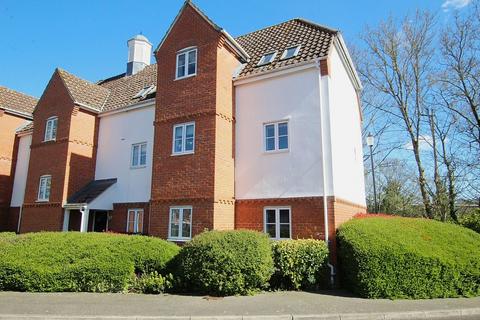 2 bed property, in Manor Farm Close, £155,000