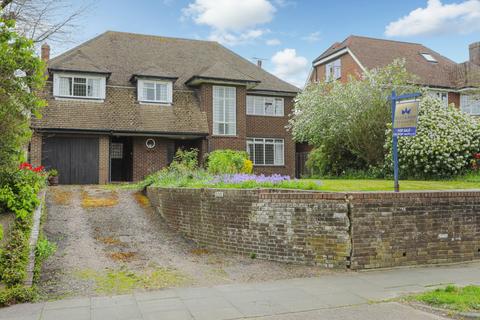 5 bed property, in Old Dover Road, £950,000