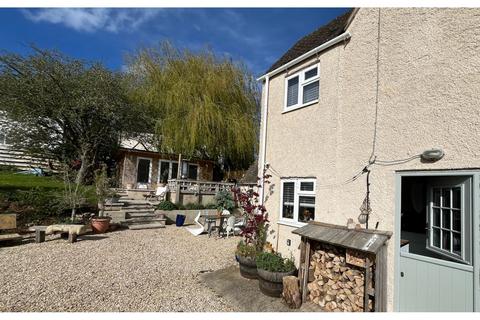 3 bed property, in Rousham Road, £475,000