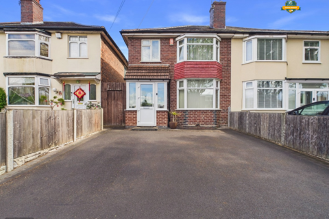 3 bed property, in Holly Lane, £280,000