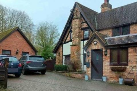 5 bed property, in Brookside, £410,000