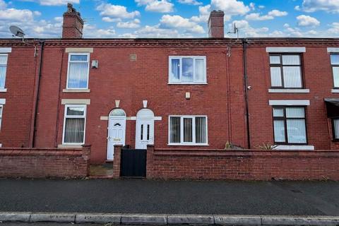 2 bed property, in Gorseyfields, £190,000