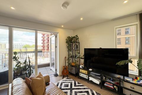 2 bed property, in Mary Neuner Road, £480,000
