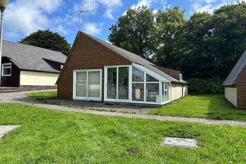 3 bed property, in 15 The Coombe, £69,000