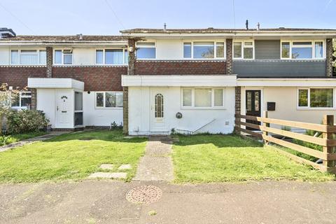 3 bed property, in Sanross Close, £300,000
