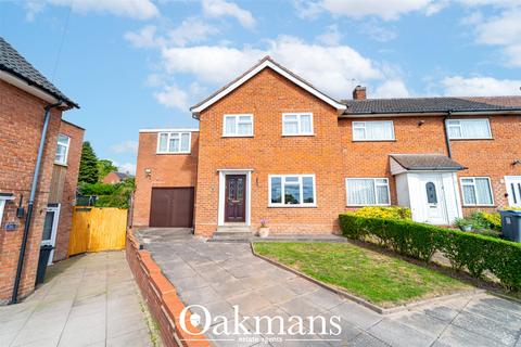 3 bed property, in Wistaria Close, £300,000