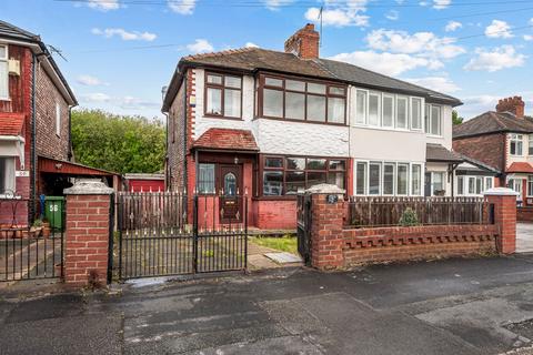 3 bed property, in Brownhill Drive, £230,000
