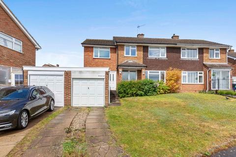 4 bed property, in Grays Lane, £580,000
