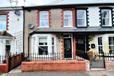 3 bed property, in Gwendoline Street, £130,000