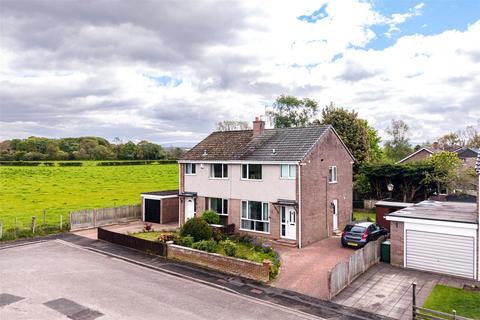 3 bed property, in Hurley Road, £195,000