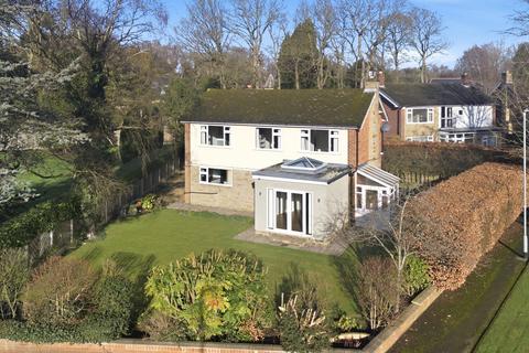 3 bed property, in Foxhill Green, £600,000