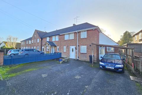 3 bed property, in Falcon Avenue, £385,000