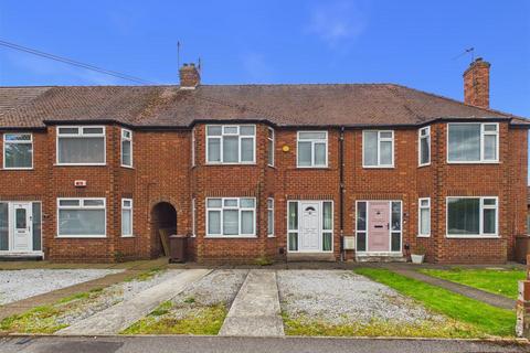3 bed property, in Belvedere Road, £165,000