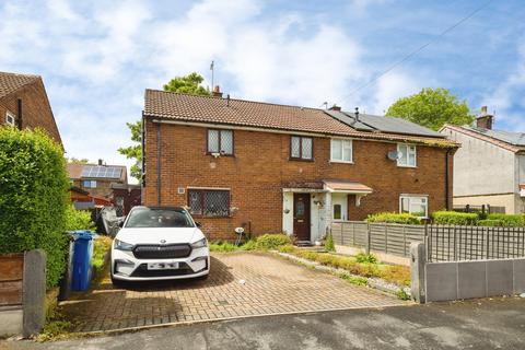 3 bed property, in Essex Road, £230,000