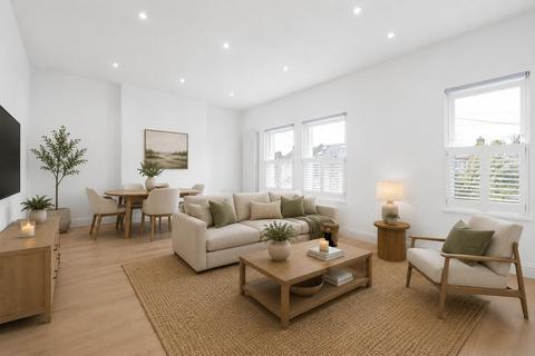 2 bed property, in Byrne Road SW12, £625,000