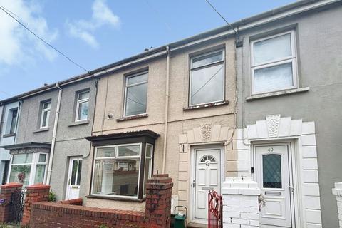 2 bed property, in Brynallt Terrace, £90,000