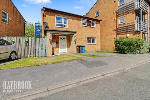3 bed property, in Beeches Bank, £240,000