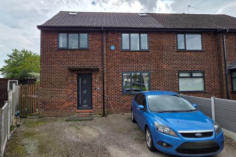 4 bed property, in Cherry Tree Close, £370,000