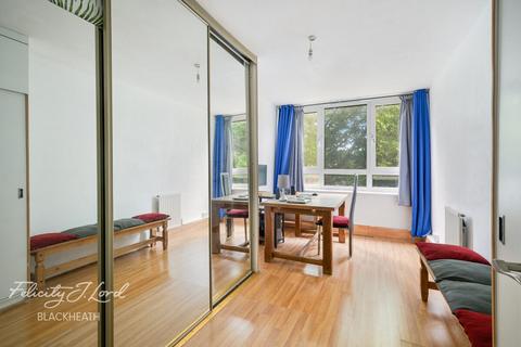 2 bed property, in Winchester House, £200,000