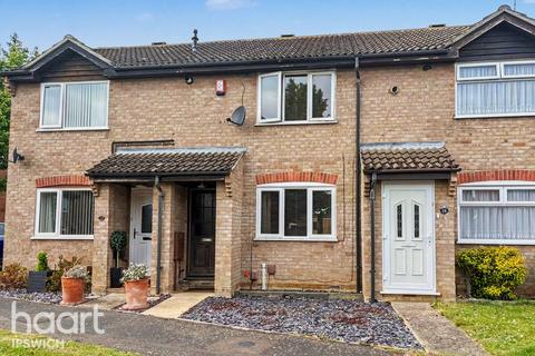 2 bed property, in Wentworth Drive, £210,000