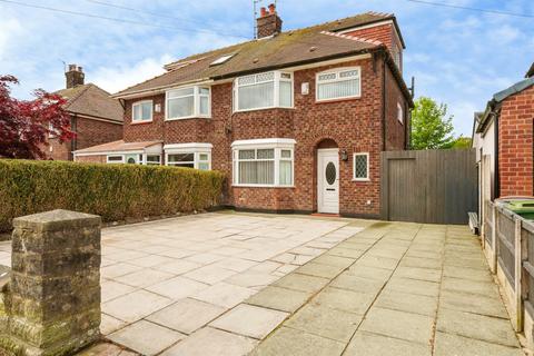 4 bed property, in Teesdale Road, £300,000