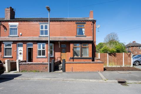 3 bed property, in Brook Lane, £180,000