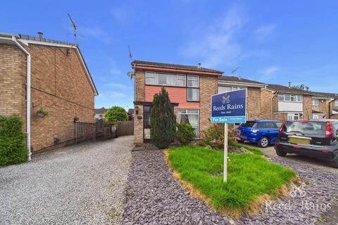 3 bed property, in Cornwall Drive, £110,000